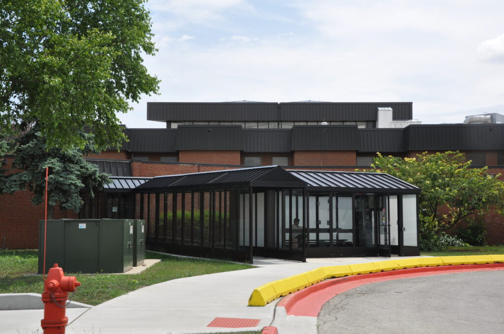 Duo-Gard Smoking Shelter